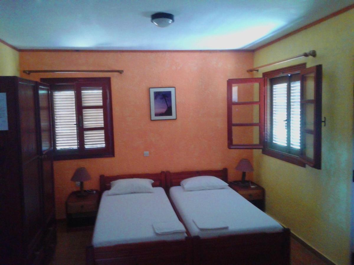 Sunrise Apartments Palekastro Bagian luar foto