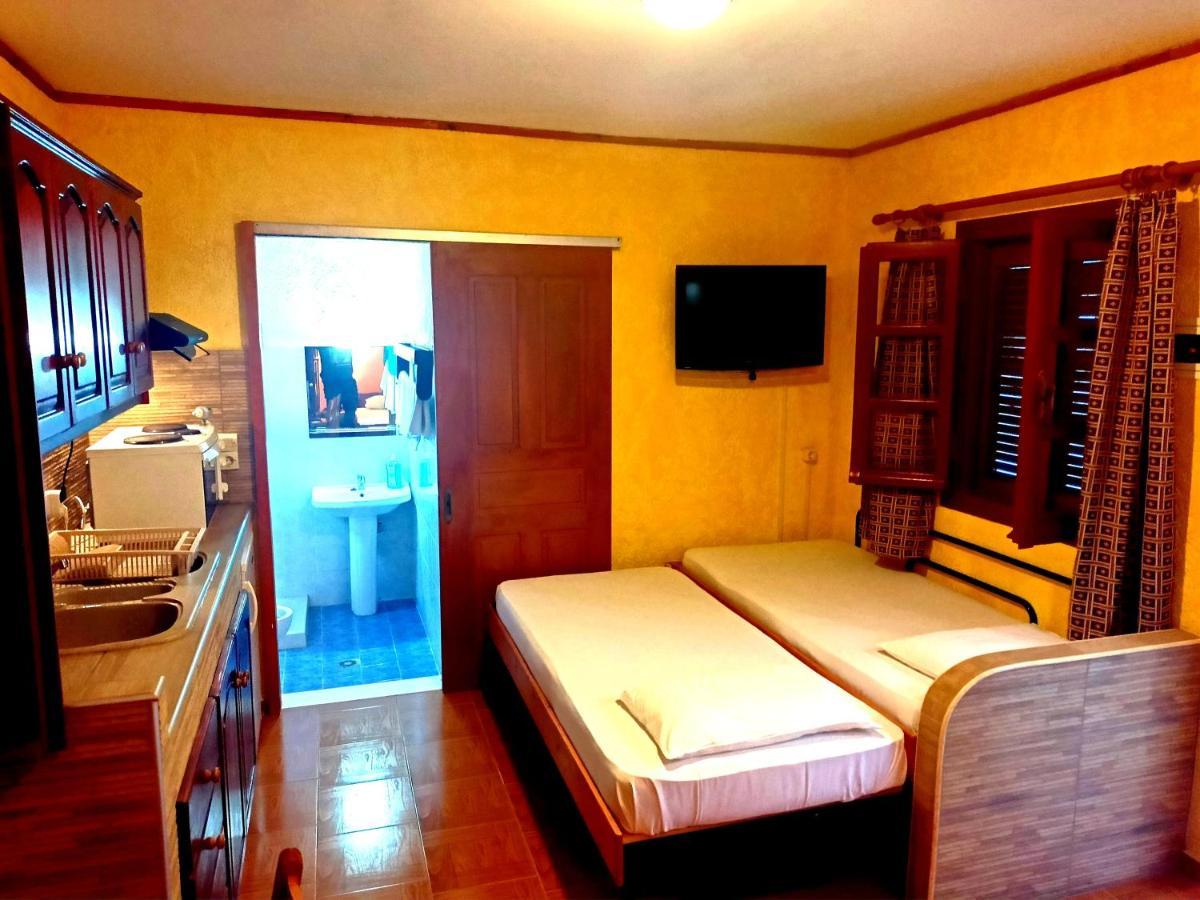 Sunrise Apartments Palekastro Bagian luar foto